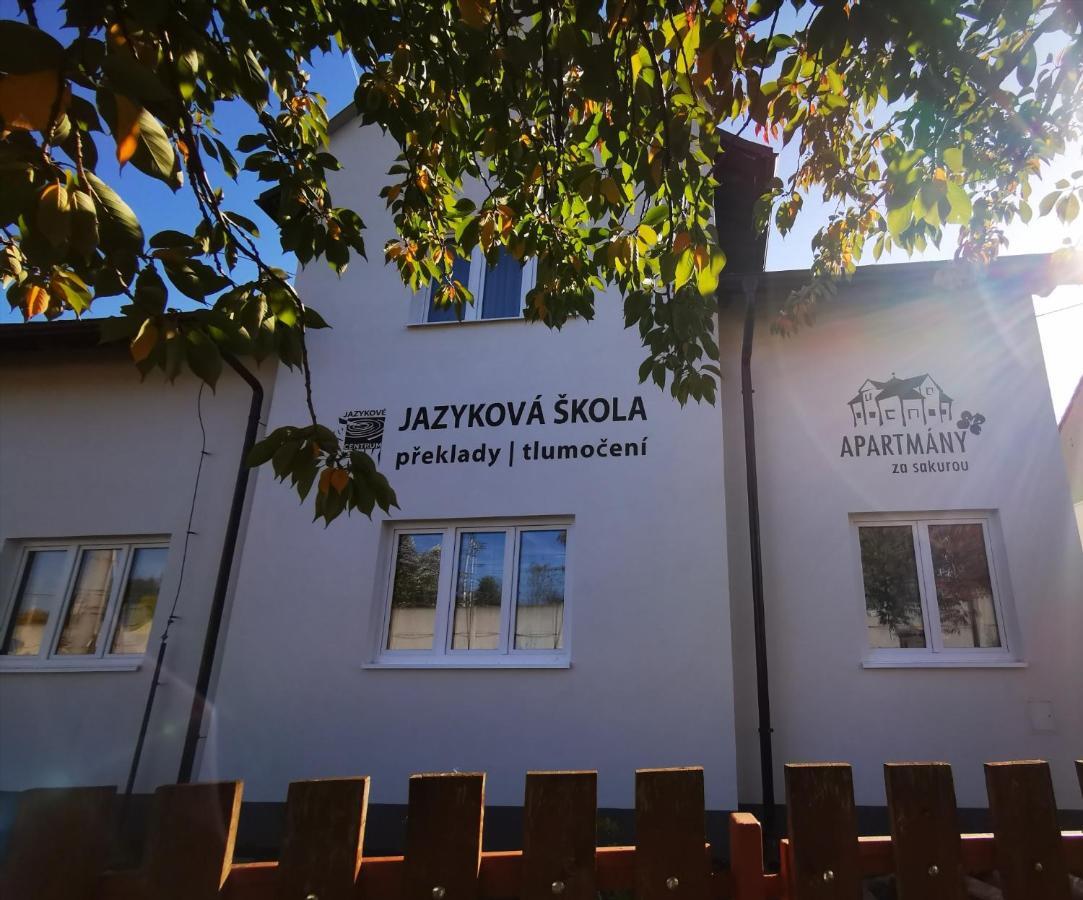 Apartmany Za Sakurou Hodonin Exterior photo